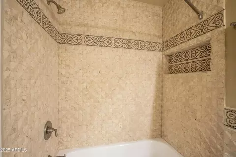Bath - 1401 E Puget Ave #24, Phoenix, AZ 85020 photo 3 of 3
