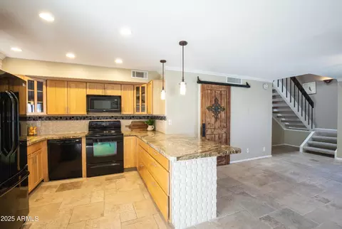 Kitchen - 1401 E Puget Ave #24, Phoenix, AZ 85020 photo 4 of 4