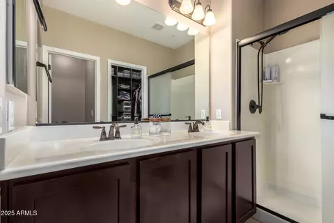 Bath - 4705 E Red Oak Ln #101, Gilbert, AZ 85297 photo 2 of 3