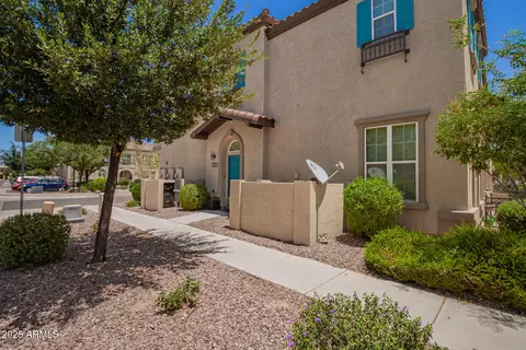 Exterior - 4705 E Red Oak Ln #101, Gilbert, AZ 85297 photo 1 of 3