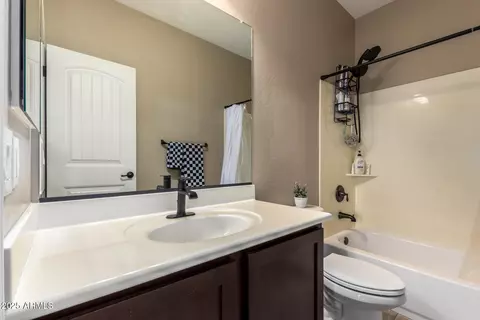 Bath - 4705 E Red Oak Ln #101, Gilbert, AZ 85297 photo 3 of 3