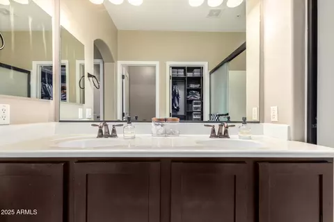 Bath - 4705 E Red Oak Ln #101, Gilbert, AZ 85297 photo 1 of 3
