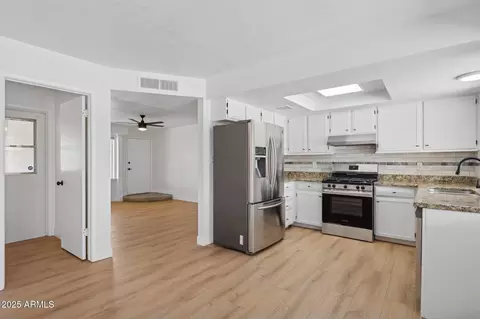 742 E Garnet Ave, Mesa, AZ 85204 photo 4