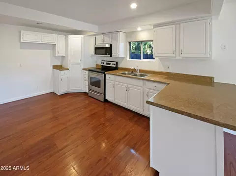 Kitchen - 1048 E 6th Ave, Mesa, AZ 85204 photo 2 of 3