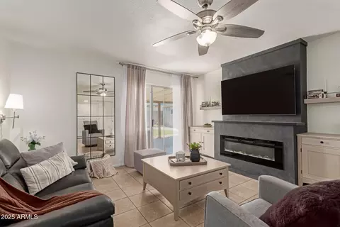 9825 N 44th Ave, Glendale, AZ 85302
