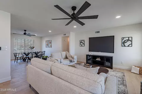 656 E Mesquite Ave, Apache Junction, AZ 85119 photo 7