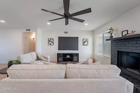 656 E Mesquite Ave, Apache Junction, AZ 85119 photo 8