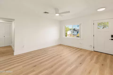 Living - 1407 E Mountain View Rd, Phoenix, AZ 85020 photo 3 of 5