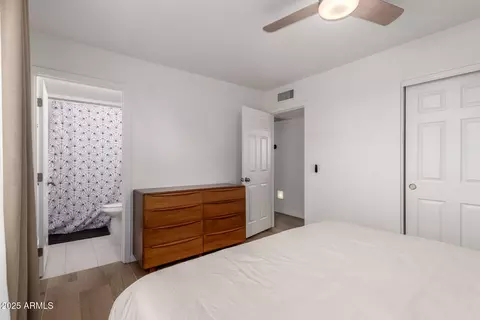Bedroom - 902 E Wahalla Ln, Phoenix, AZ 85024 photo 2 of 3