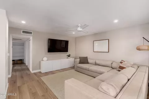Living - 902 E Wahalla Ln, Phoenix, AZ 85024 photo 1 of 3