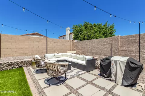 Exterior - 902 E Wahalla Ln, Phoenix, AZ 85024 photo 4 of 4