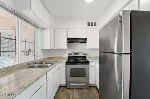 Kitchen - 4625 W Thomas Rd #48, Phoenix, AZ 85031 photo 1 of 3