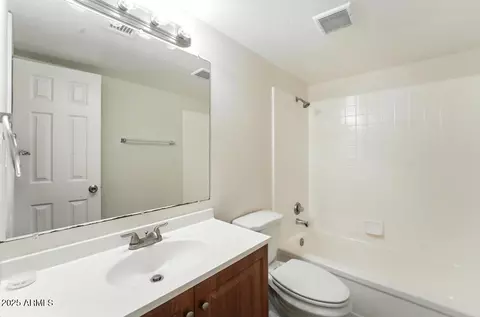 Bath - 4625 W Thomas Rd #48, Phoenix, AZ 85031 photo 1 of 1