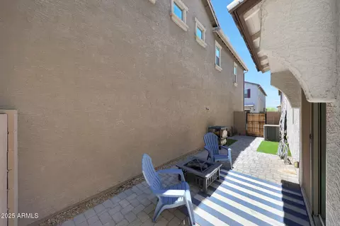 Exterior - 5805 W Warner St, Phoenix, AZ 85043 photo 4 of 9