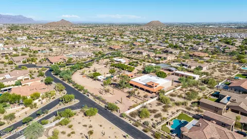 View/Area - 8043 E Laurel St, Mesa, AZ 85207 photo 4 of 8