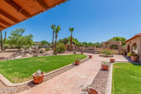 Exterior - 8043 E Laurel St, Mesa, AZ 85207 photo 7 of 39