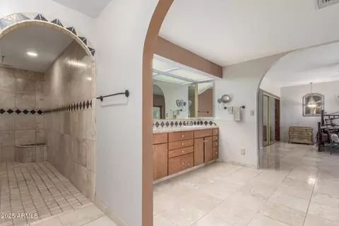 Entry Way - 8043 E Laurel St, Mesa, AZ 85207 photo 4 of 6