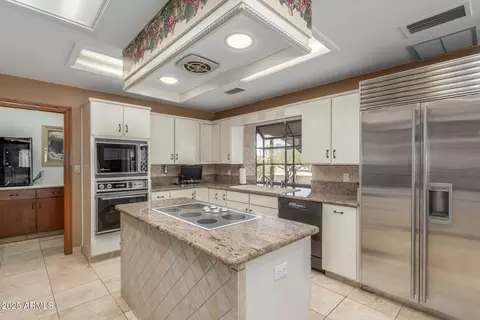 Kitchen - 8043 E Laurel St, Mesa, AZ 85207 photo 4 of 5