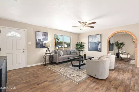 Living - 6223 W Earll Dr, Phoenix, AZ 85033 photo 2 of 6