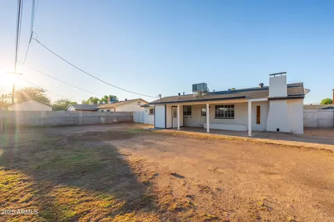 Exterior - 6223 W Earll Dr, Phoenix, AZ 85033 photo 5 of 7