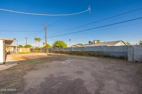 Exterior - 6223 W Earll Dr, Phoenix, AZ 85033 photo 7 of 7