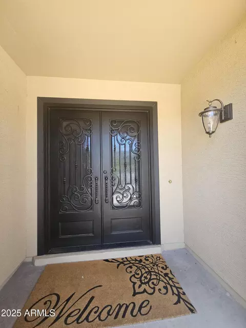 Exterior - 549 E Benrich Dr, Gilbert, AZ 85295 photo 2 of 11