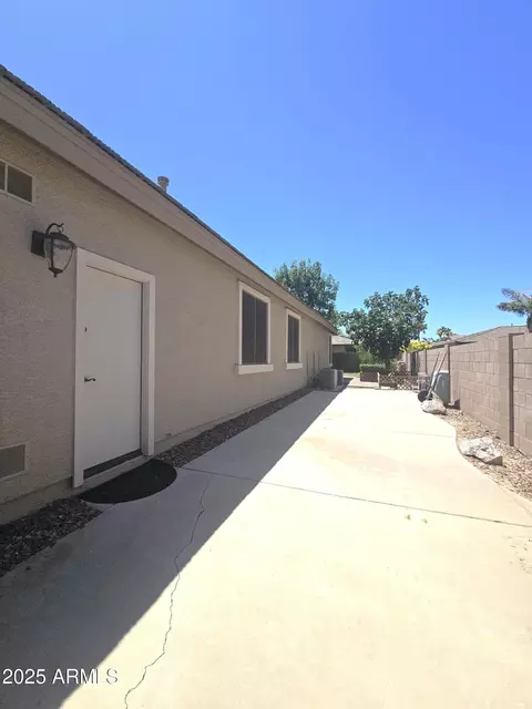 Exterior - 549 E Benrich Dr, Gilbert, AZ 85295 photo 3 of 11