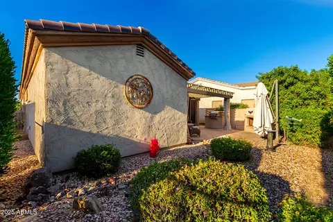 Exterior - 4637 E Narrowleaf Dr, Gilbert, AZ 85298 photo 9 of 13
