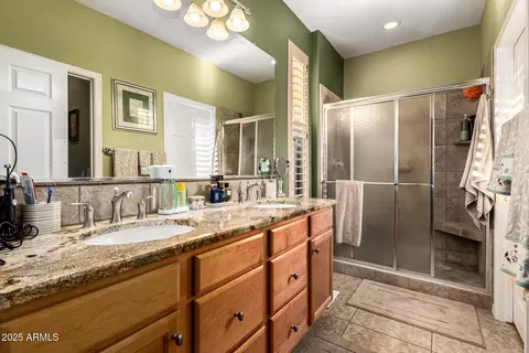 Bath - 4637 E Narrowleaf Dr, Gilbert, AZ 85298 photo 1 of 2