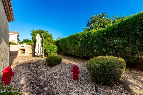 Exterior - 4637 E Narrowleaf Dr, Gilbert, AZ 85298 photo 10 of 13