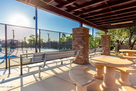 View/Area - 4637 E Narrowleaf Dr, Gilbert, AZ 85298 photo 6 of 7