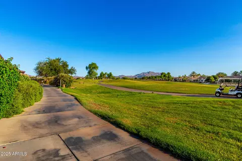 Exterior - 4637 E Narrowleaf Dr, Gilbert, AZ 85298 photo 11 of 13