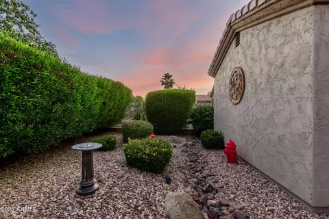 Exterior - 4637 E Narrowleaf Dr, Gilbert, AZ 85298 photo 5 of 13