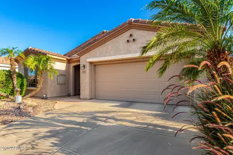Exterior - 4637 E Narrowleaf Dr, Gilbert, AZ 85298 photo 2 of 13