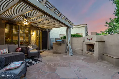 Exterior - 4637 E Narrowleaf Dr, Gilbert, AZ 85298 photo 4 of 13