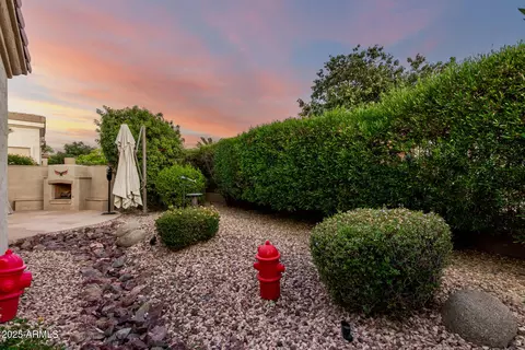 Exterior - 4637 E Narrowleaf Dr, Gilbert, AZ 85298 photo 6 of 13