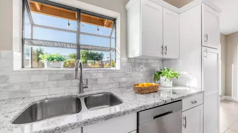 Kitchen - 3844 E Shomi St, Phoenix, AZ 85044 photo 2 of 3