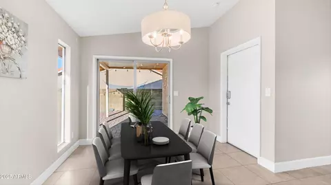 Dining - 3844 E Shomi St, Phoenix, AZ 85044 photo 1 of 2