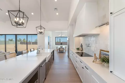 Kitchen - 2095 N 77th Pl, Mesa, AZ 85207 photo 6 of 7