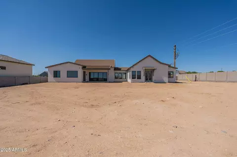 Exterior - 2095 N 77th Pl, Mesa, AZ 85207 photo 6 of 7