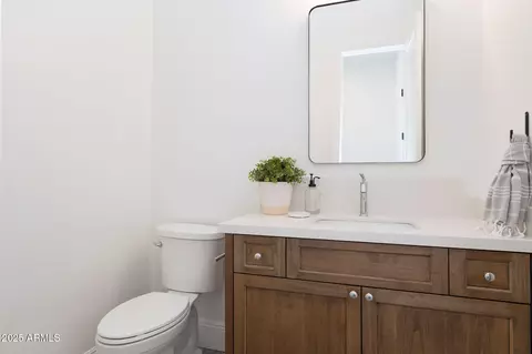 Bath - 2095 N 77th Pl, Mesa, AZ 85207 photo 6 of 6