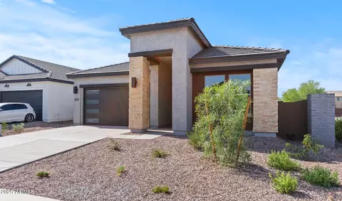 611 E Brown Way, San Tan Valley, AZ 85140