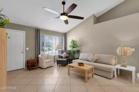 823 W Kyle Ct, Gilbert, AZ 85233 photo 6