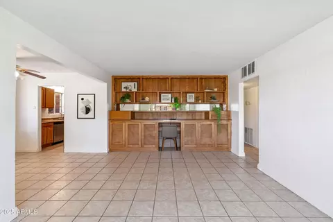 2913 Earll Dr, Phoenix, AZ 85016 photo 8