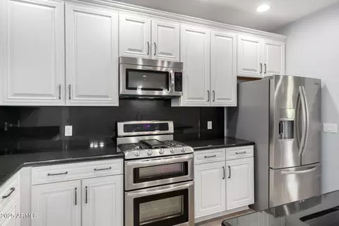 Kitchen - 5550 N 16th St #166, Phoenix, AZ 85016 photo 2 of 2
