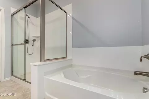 Bath - 5550 N 16th St #166, Phoenix, AZ 85016 photo 2 of 3