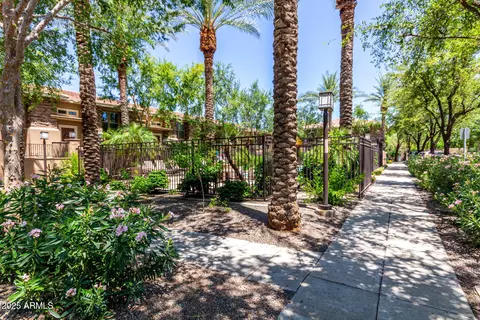 Exterior - 5550 N 16th St #166, Phoenix, AZ 85016 photo 3 of 6