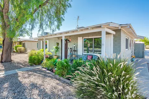 2221 W Mitchell Dr, Phoenix, AZ 85015