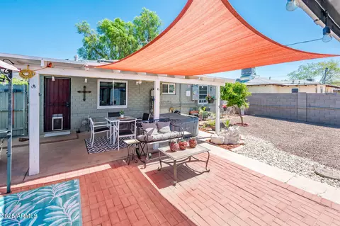 Exterior - 2221 W Mitchell Dr, Phoenix, AZ 85015 photo 4 of 10