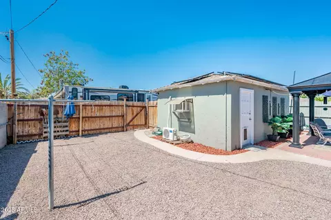 Exterior - 2221 W Mitchell Dr, Phoenix, AZ 85015 photo 7 of 10